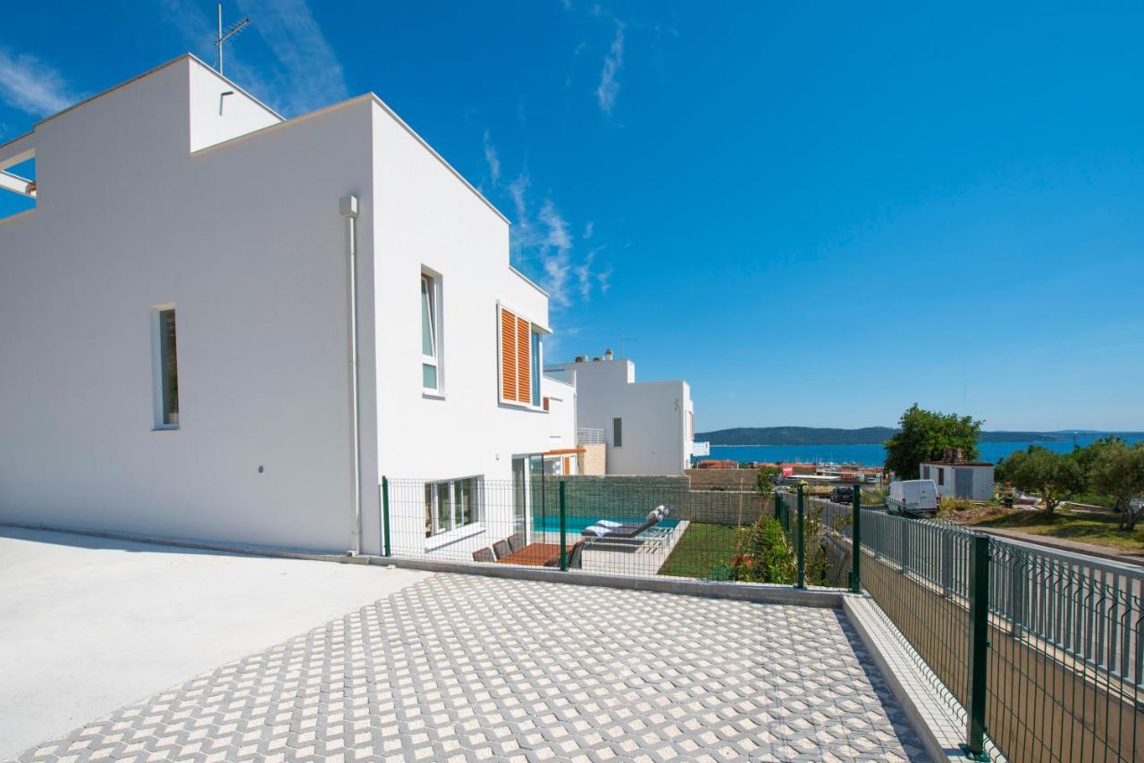 Sunny Bo Villa With A Heated Pool And Rooftop Jacuzzi Kaštela Exterior foto